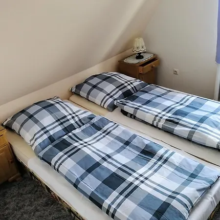 Semesterbostad Haeuschen Im Gruenen *