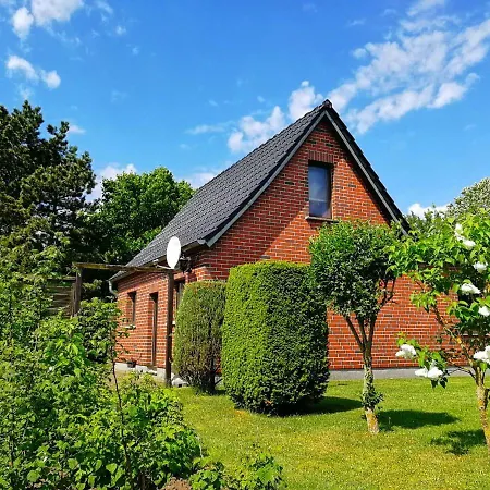 Ferienhaus Häuschen Im Grünen Jornstorf